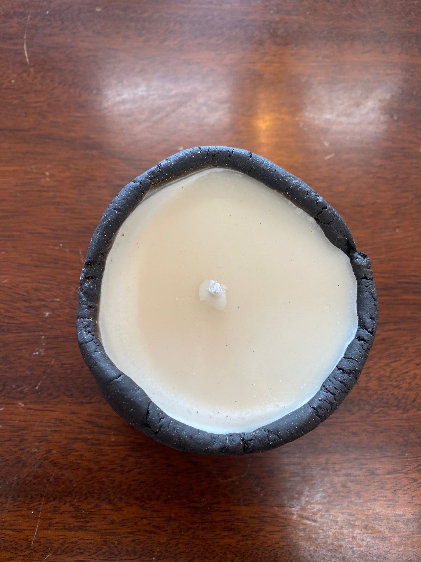 Oud scented candle 🕯️