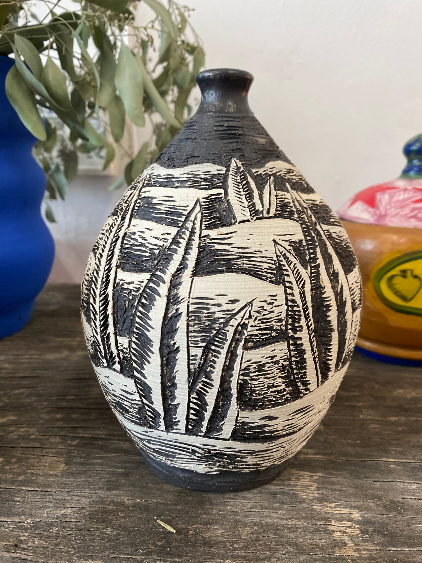 Obsidian bulb vase